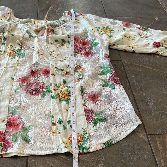 Anthropologie Fig and Flower Floral Cold Shoulder Top Size Medium - Picture 13 of 13